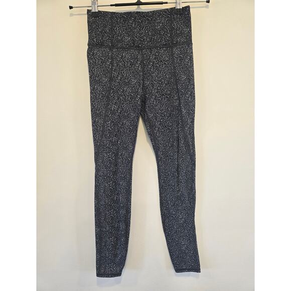 Athleta Black and White Lightening Static 7/8 Leggings size Sm Preloved - Picture 2 of 9